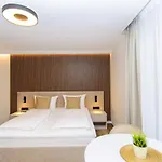 Twentyfour Living 4*