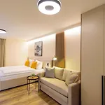 Twentyfour Living 4*
