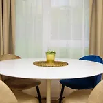 Twentyfour Living 4* 바트우라하