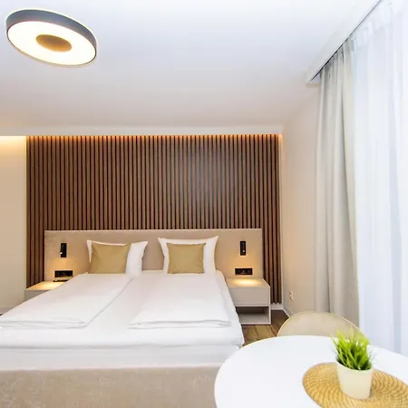 Twentyfour Living 4*