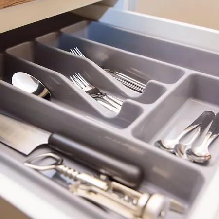 Twentyfour Living 아파트호텔