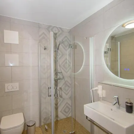 Twentyfour Living Apart Otel