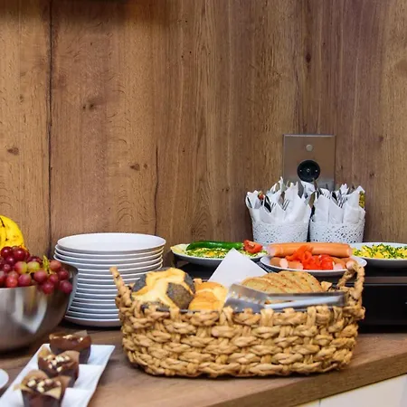 Twentyfour Living 4*