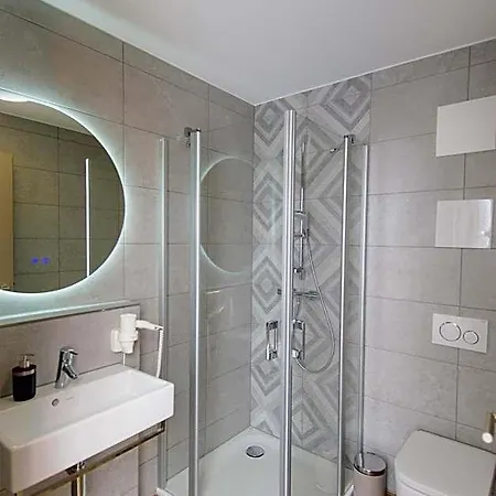 Aparthotel Twentyfour Living