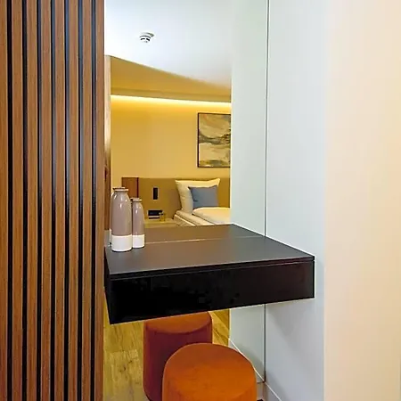 Aparthotel Twentyfour Living