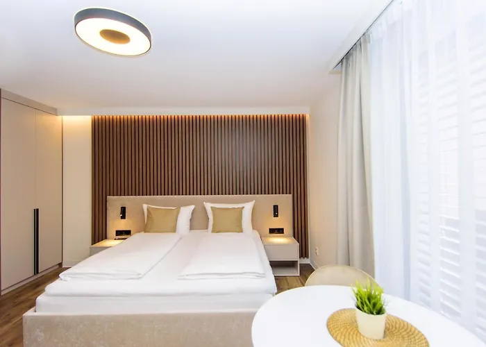 Twentyfour Living 4*