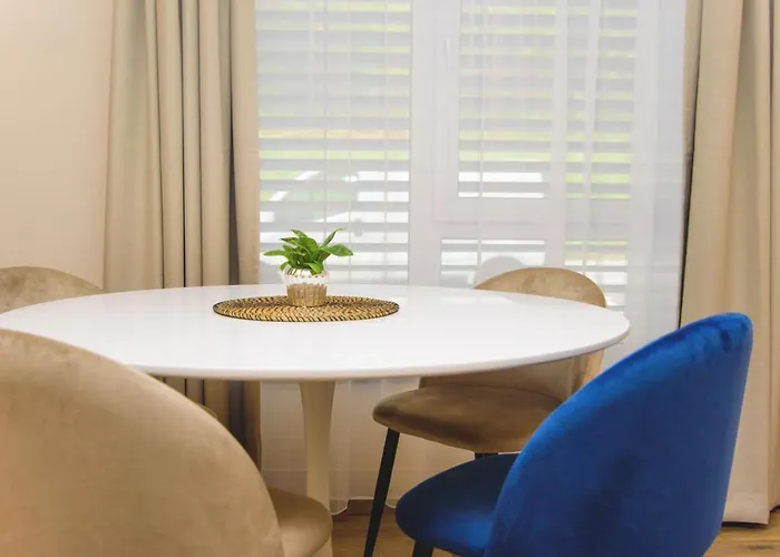 Twentyfour Living 4*